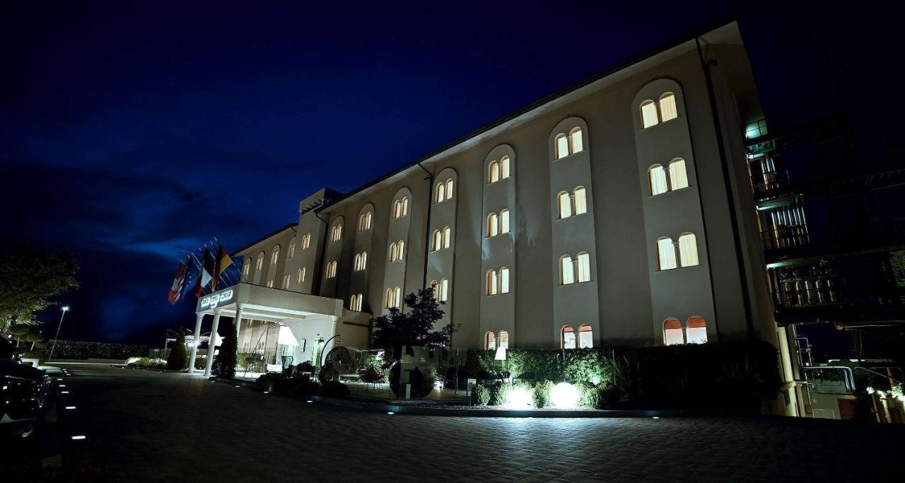 Best Western Grand Hotel Guinigi Lucca Exterior foto